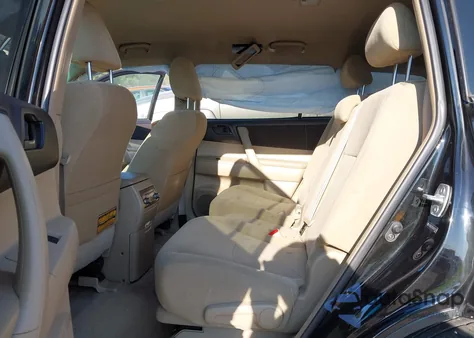 2010 Toyota Highlander Base V6 из США, поврежденный, VIN 5TDBK3EH3AS025766